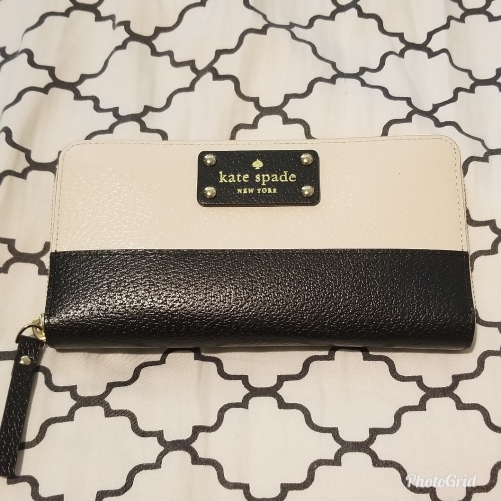 Kate Spade Zipper Wallet